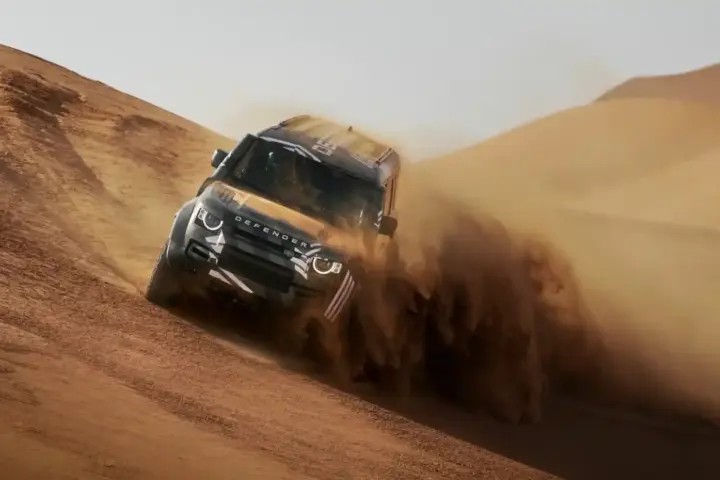 Land Rover Defender D7X-R Prototype Starts Testing
