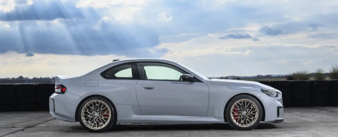 BMW M2 CS profile