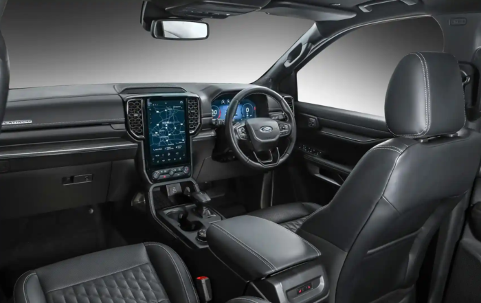 Ford Everest Platinum cabin