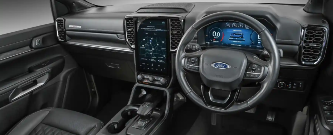 Ford Everest Platinum steering