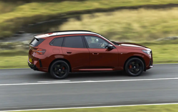 BMW X3 M50 xDrive profile