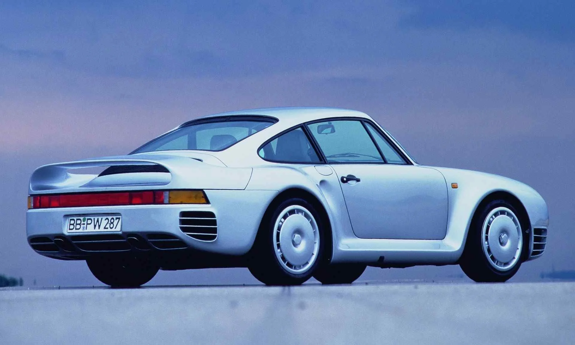 Porsche 959 rear