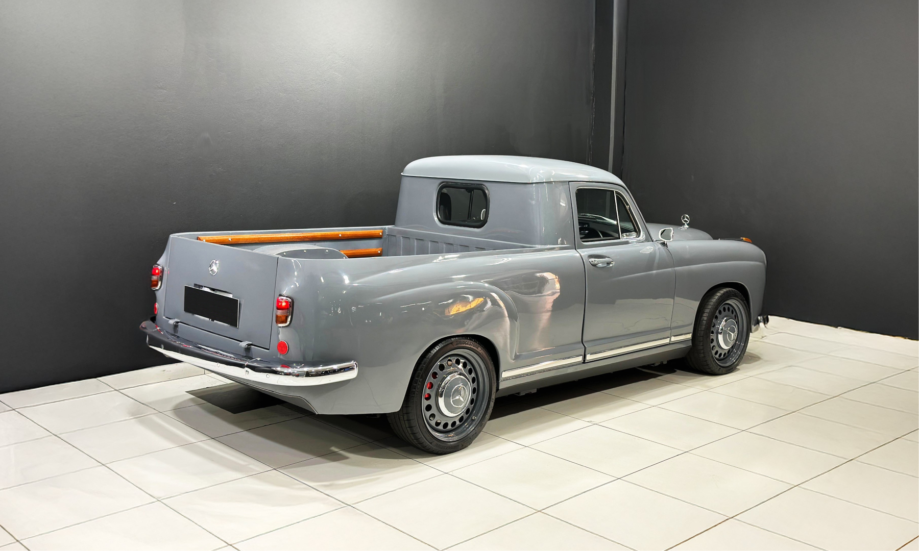 Mercedes Ponton Pickup Restomod rear