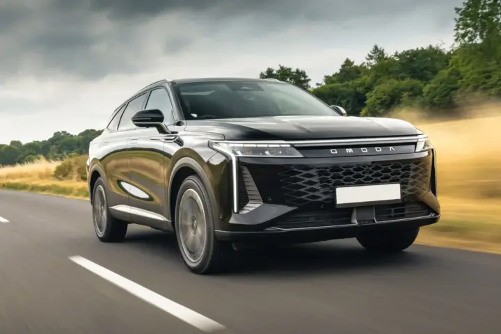 Omoda C9 PHEV Driven