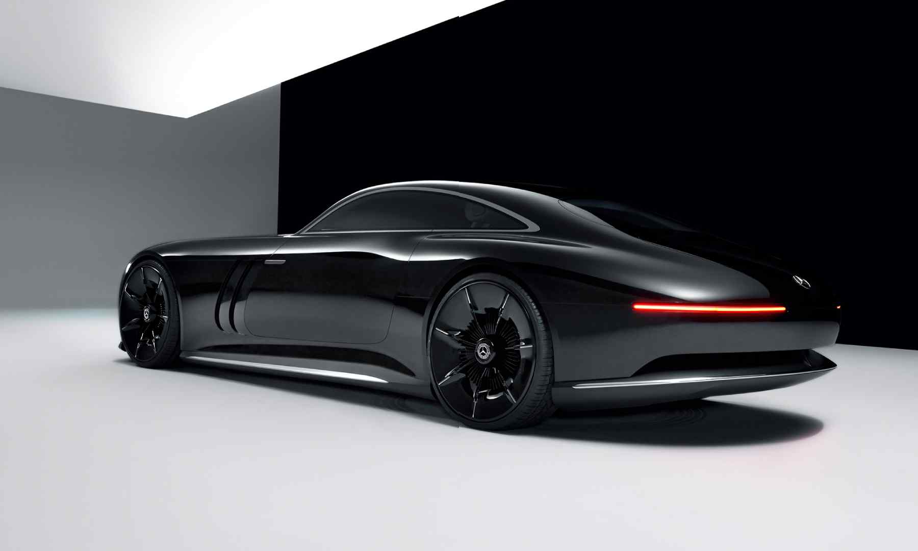 Mercedes-Benz Vision Iconic Unveiled as Design Homage and Precursor -  Double Apex