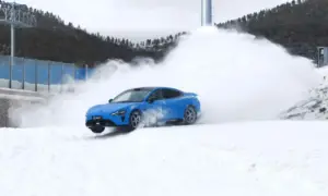 Xiaomi SU7 Goes Snow Drifting in Beijing Olympic Village [video]