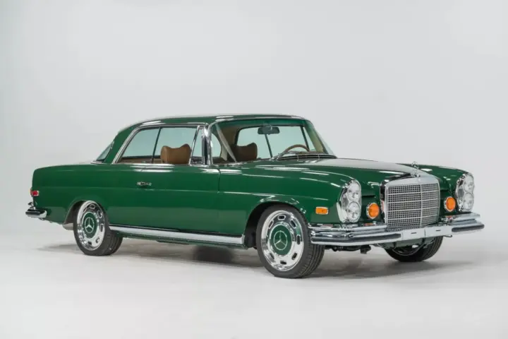 Retro Designs Builds Beautiful 1969 Mercedes 280SE Restomod