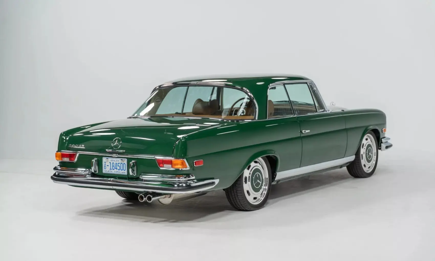 Retro Designs Builds Beautiful 1969 Mercedes 280SE Restomod - Double Apex