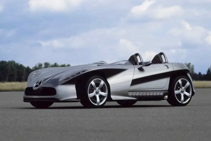 Mercedes-Benz F400 Carving