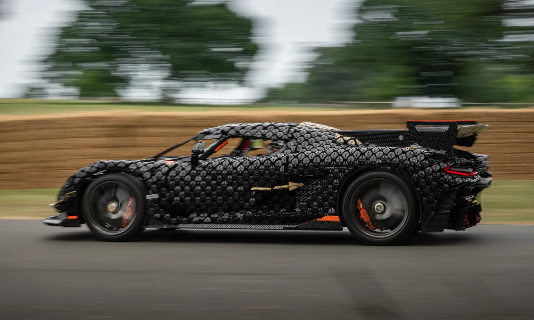 The Lego Koenigsegg Sadair’s Spear Sets a New Speed Record [w/video]