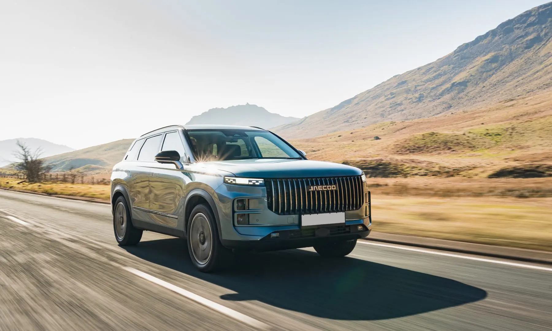 Seven Things We Learned While Driving the Jaecoo J7 SHS PHEV