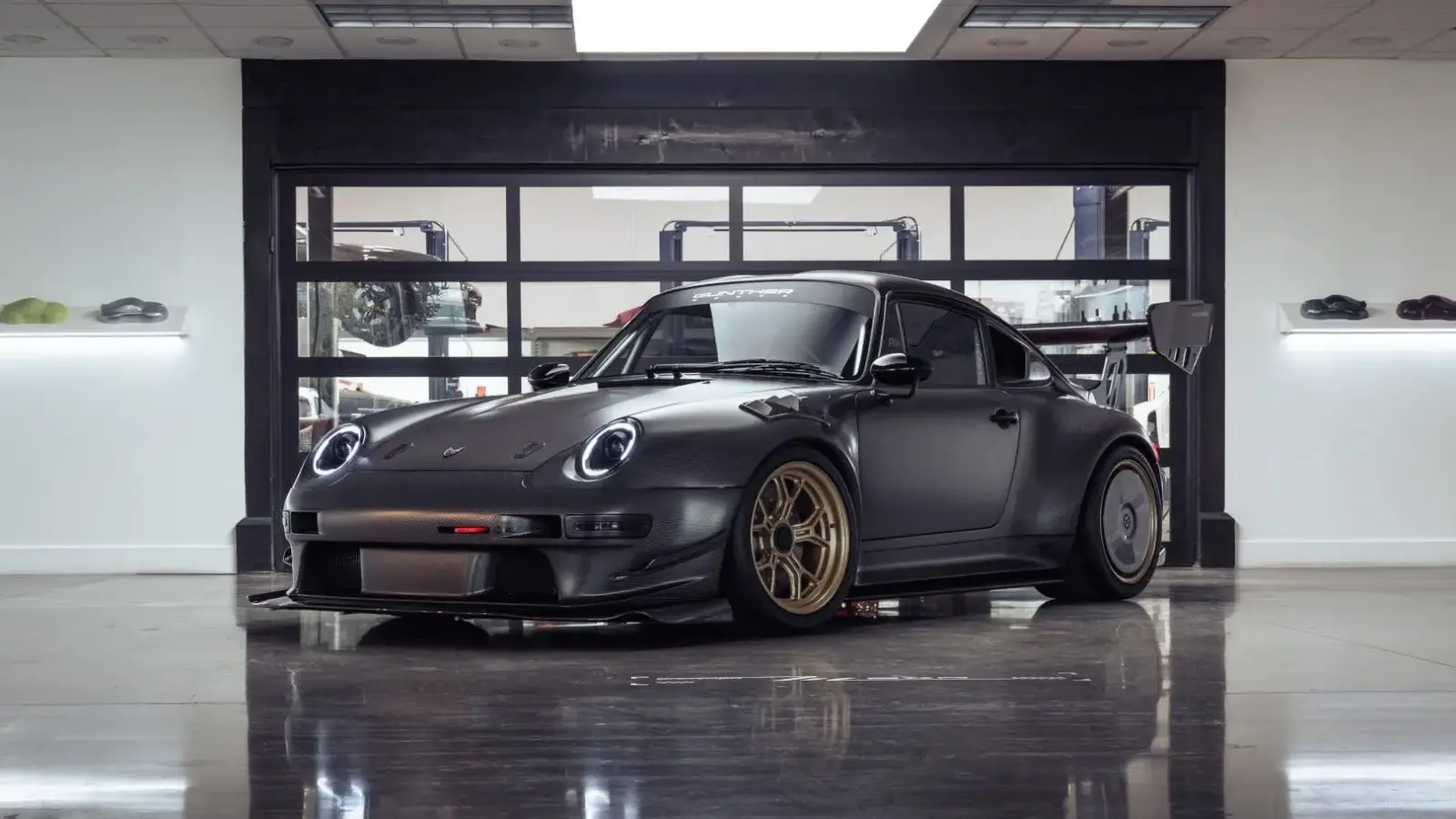 Gunther Werks’ GXR-Evo Is a 9 000 r/min 993 Porsche 911 Track Weapon