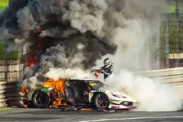 GT3 Racer Loek Hartog Makes Heroic Save of Rival from Fireball [video]