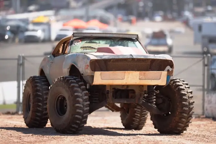 4×4 Chev Camaro [video]