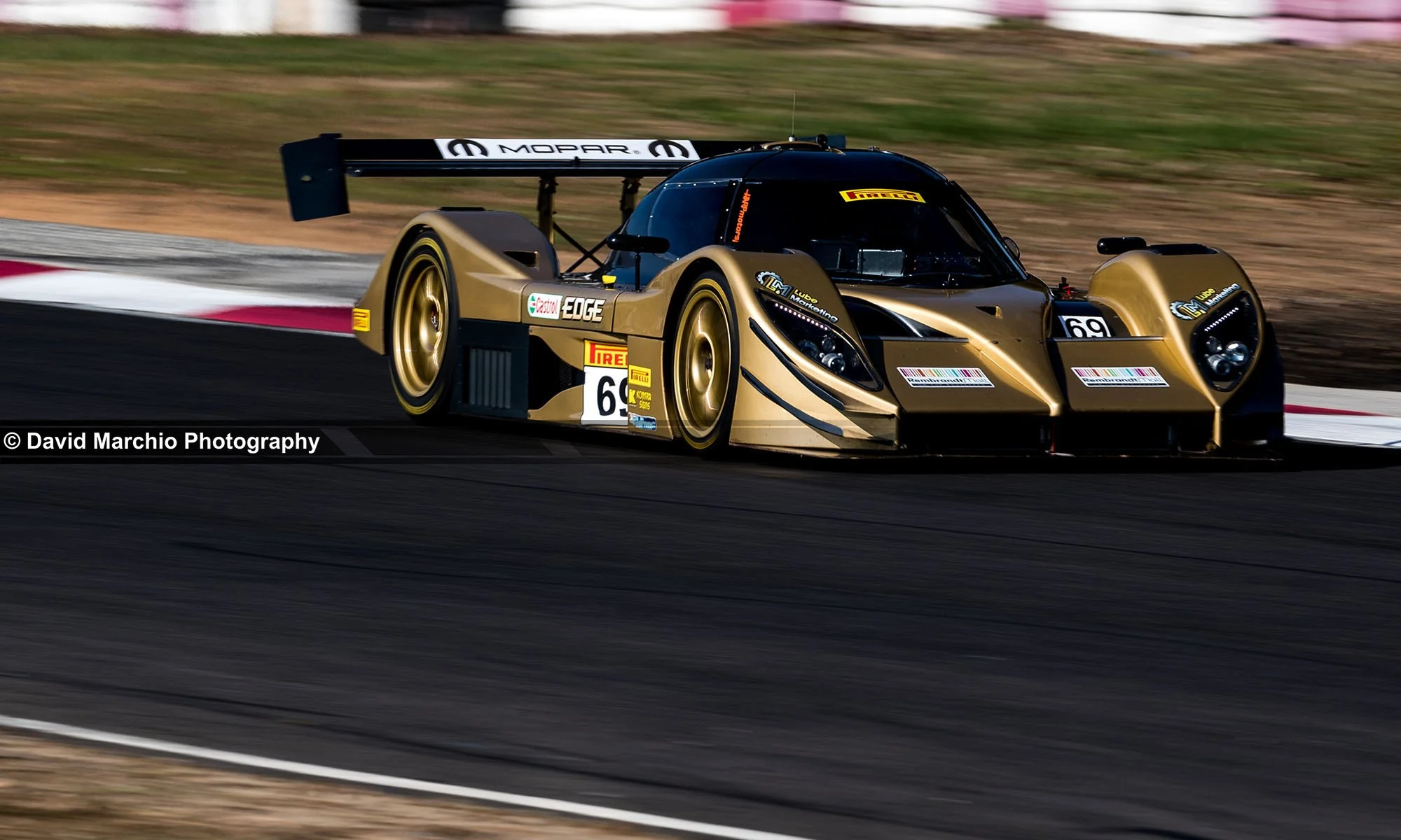 The Aquila CR1 lead for several laps before an unfortunate pit lane fire caused its withdrawal