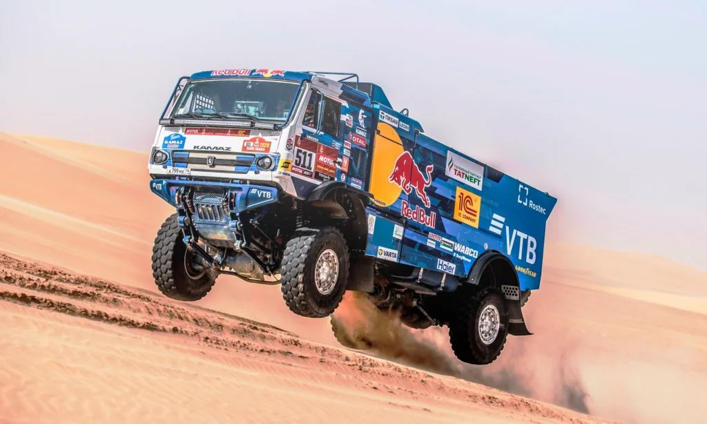 2020 Dakar Highlight: Andrey Karginov catches some air during stage 10