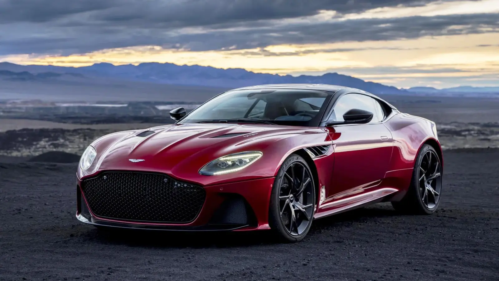 Aston Martin DBS Superleggera unveiled