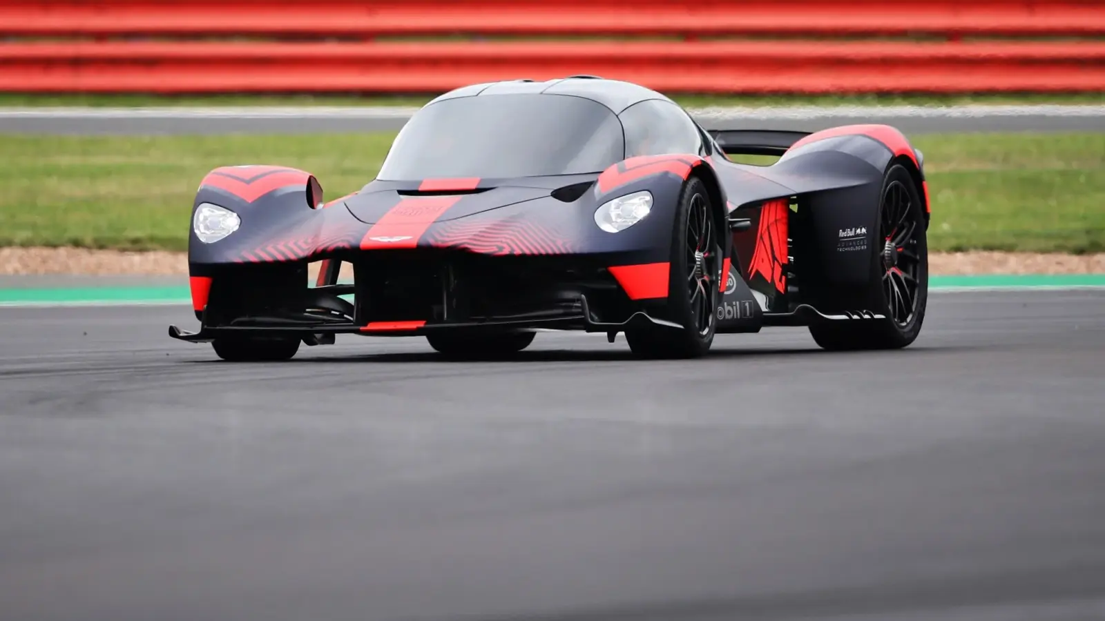Aston Martin Valkyrie Public Debut