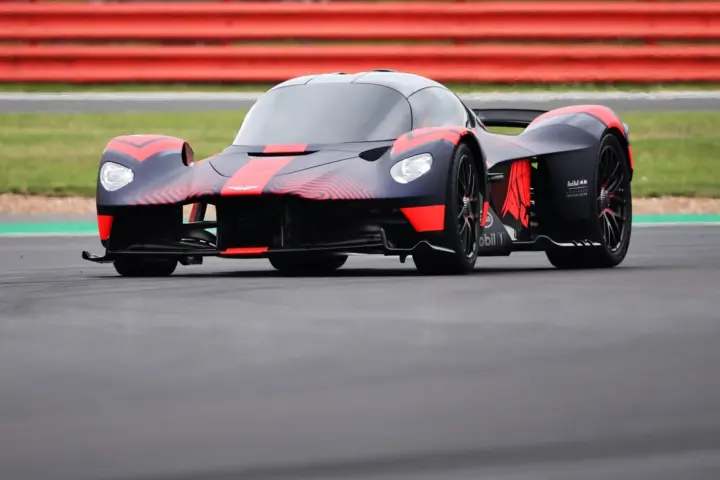 Aston Martin Valkyrie Public Debut