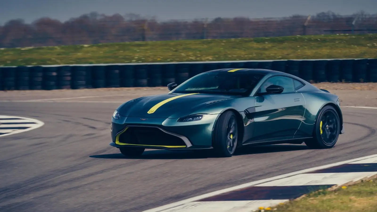 Aston Martin Vantage AMR