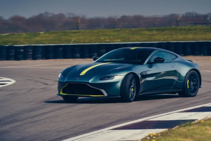Aston Martin Vantage AMR