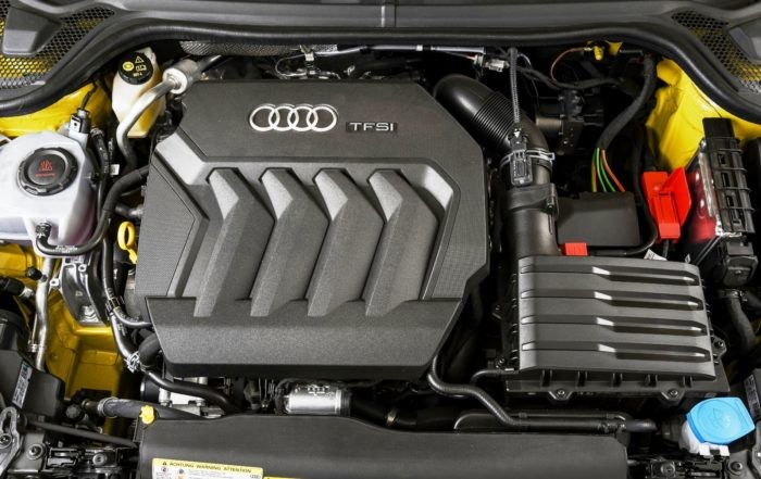 Audi A1 35 TFSI Advanced engine
