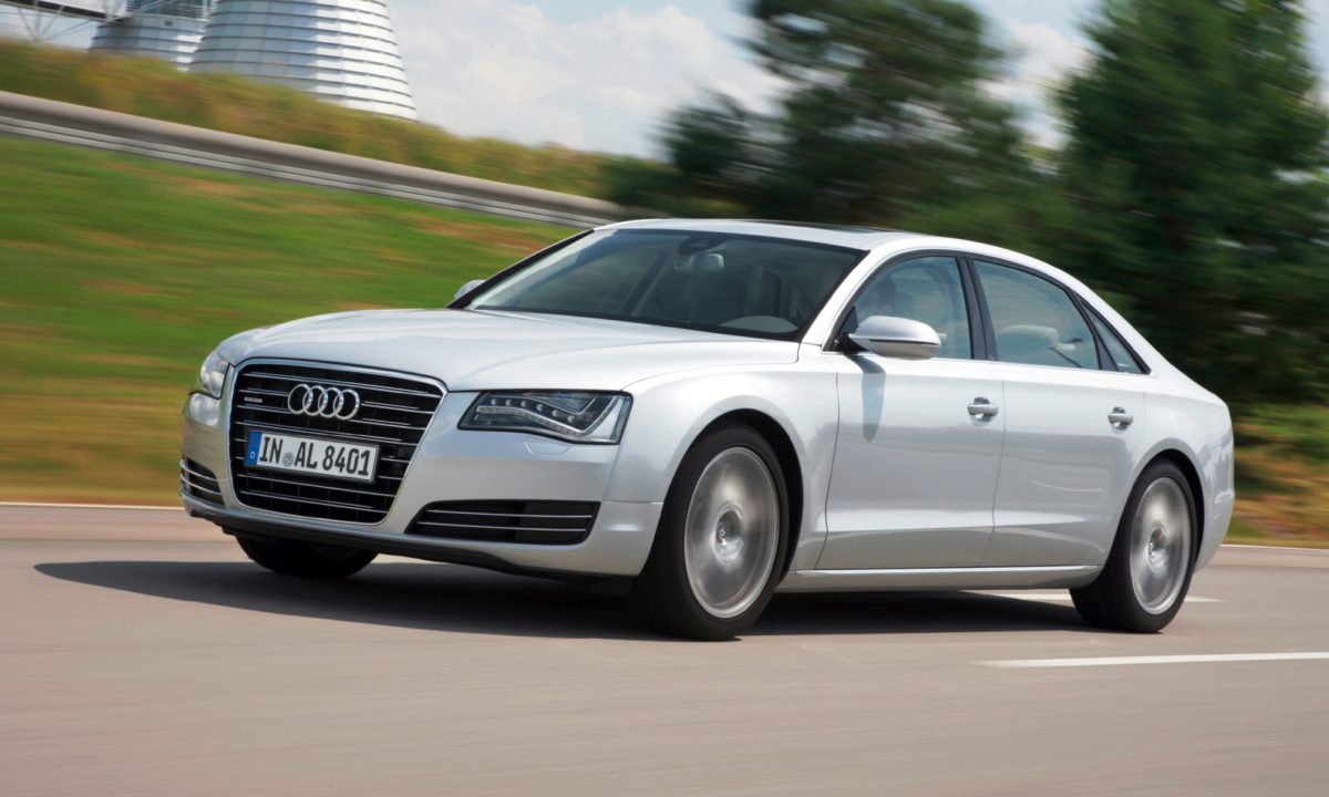 Audi A8 LWB 6.3 W12 Quattro Tiptronic (2011) - Double Apex