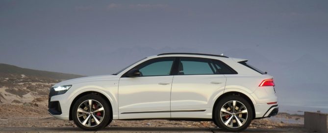 Audi Q8 profile