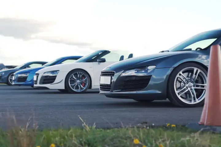 Audi R8 Drag Race [video]