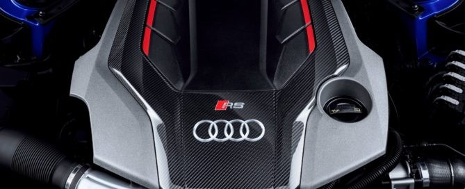 Audi RS4 Avant engine