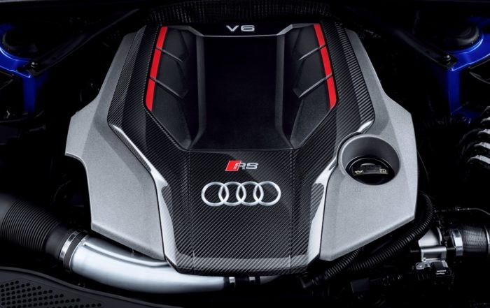 Audi RS4 Avant engine