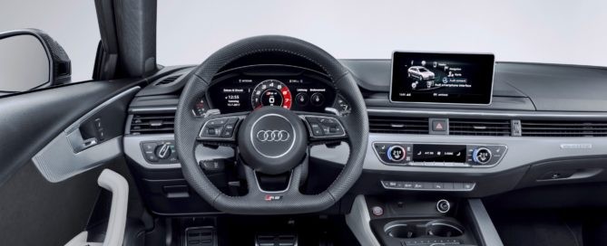 Audi RS4 Avant interior