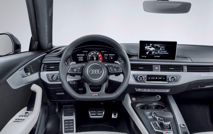 Audi RS4 Avant interior