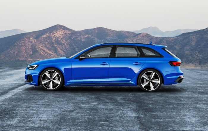 Audi RS4 Avant profile