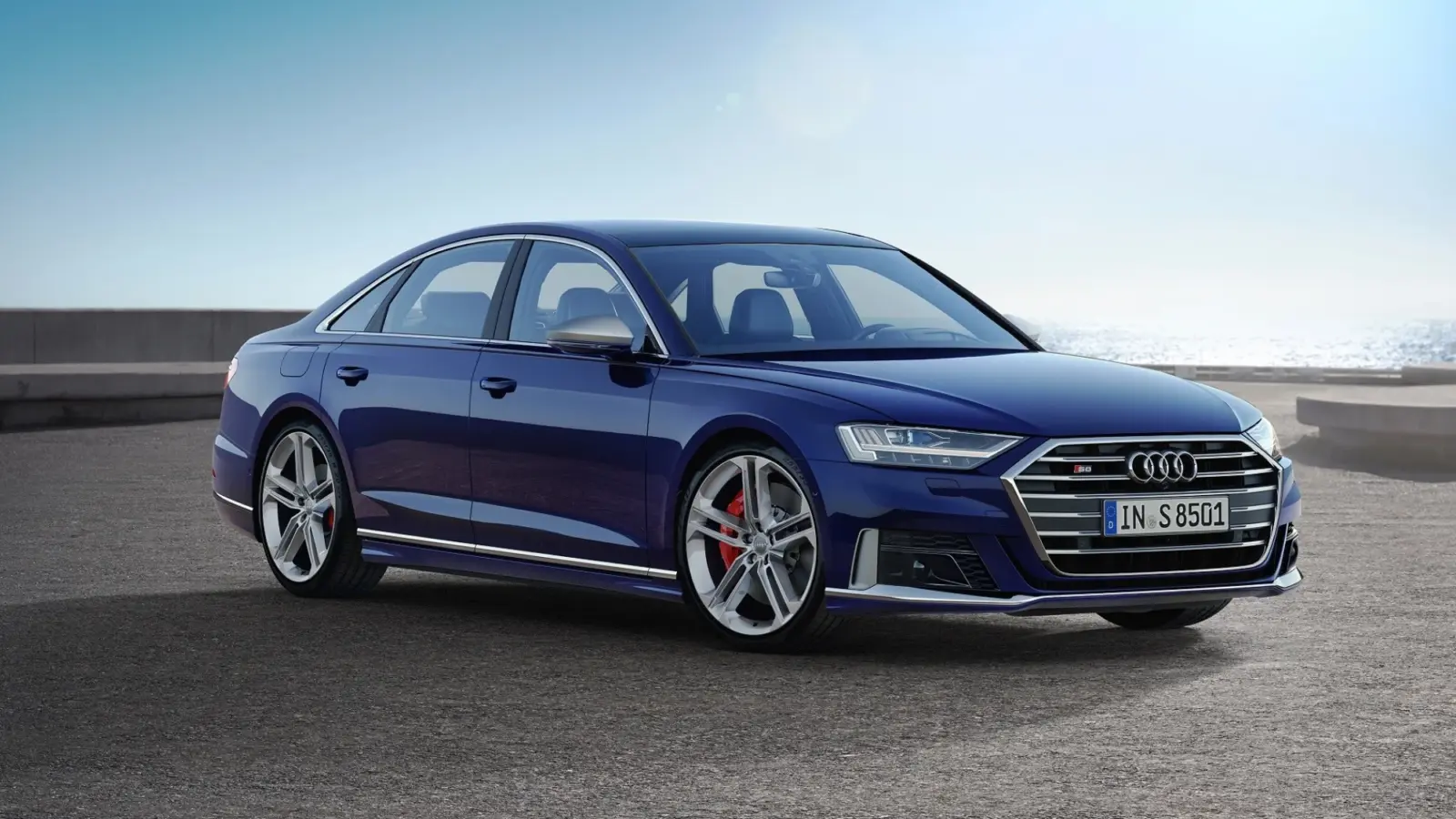 Audi S8 debuts