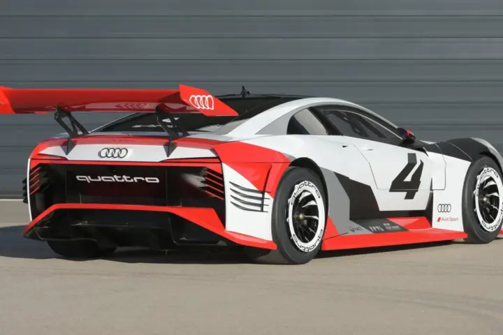 Audi e-tron Vision Gran Turismo Concept [w/video]