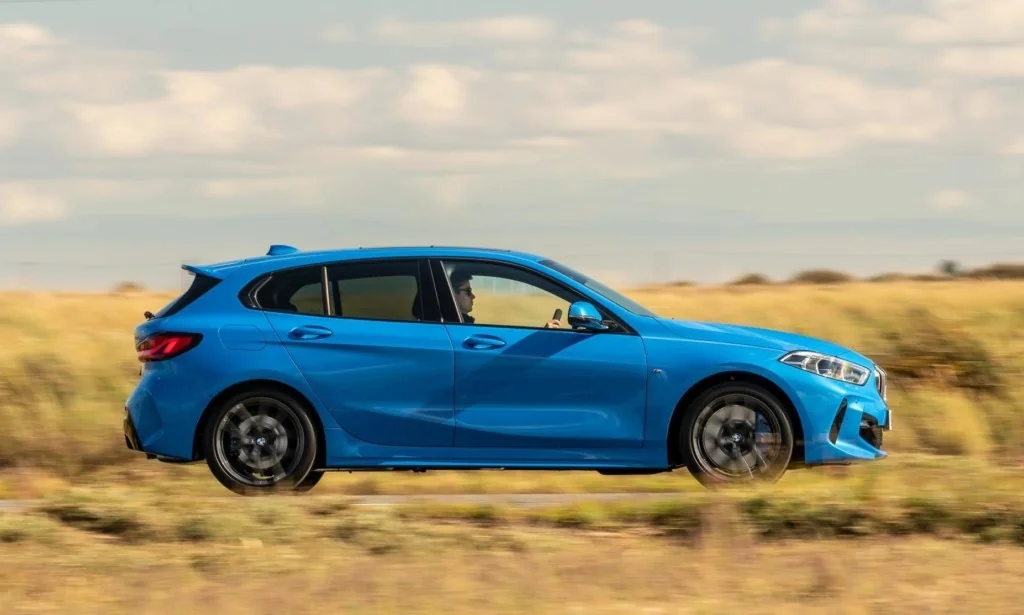 BMW 118i profile