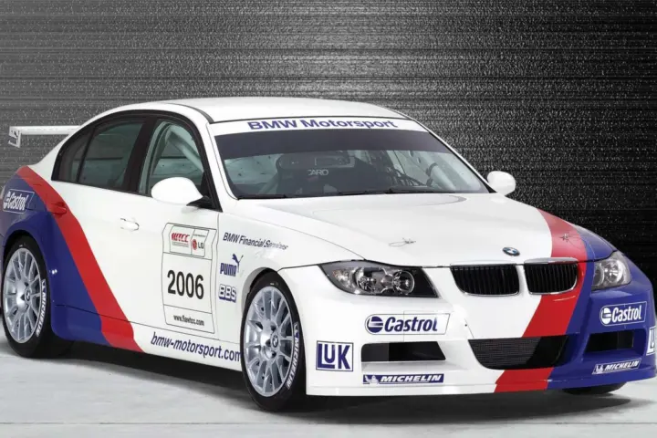 BMW 335i Racecar Build (Part 5 – Finding something snazzy to wear)