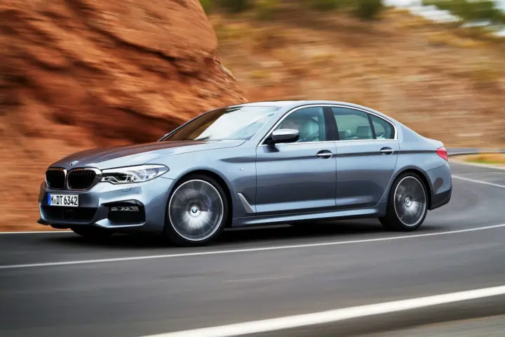 BMW 530d Sedan M Sport Package (2017)