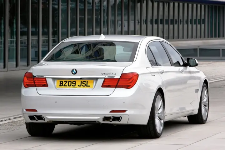 BMW 760 Li Sedan Steptronic (2005)