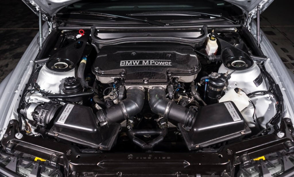 BMW M3 GTR engine