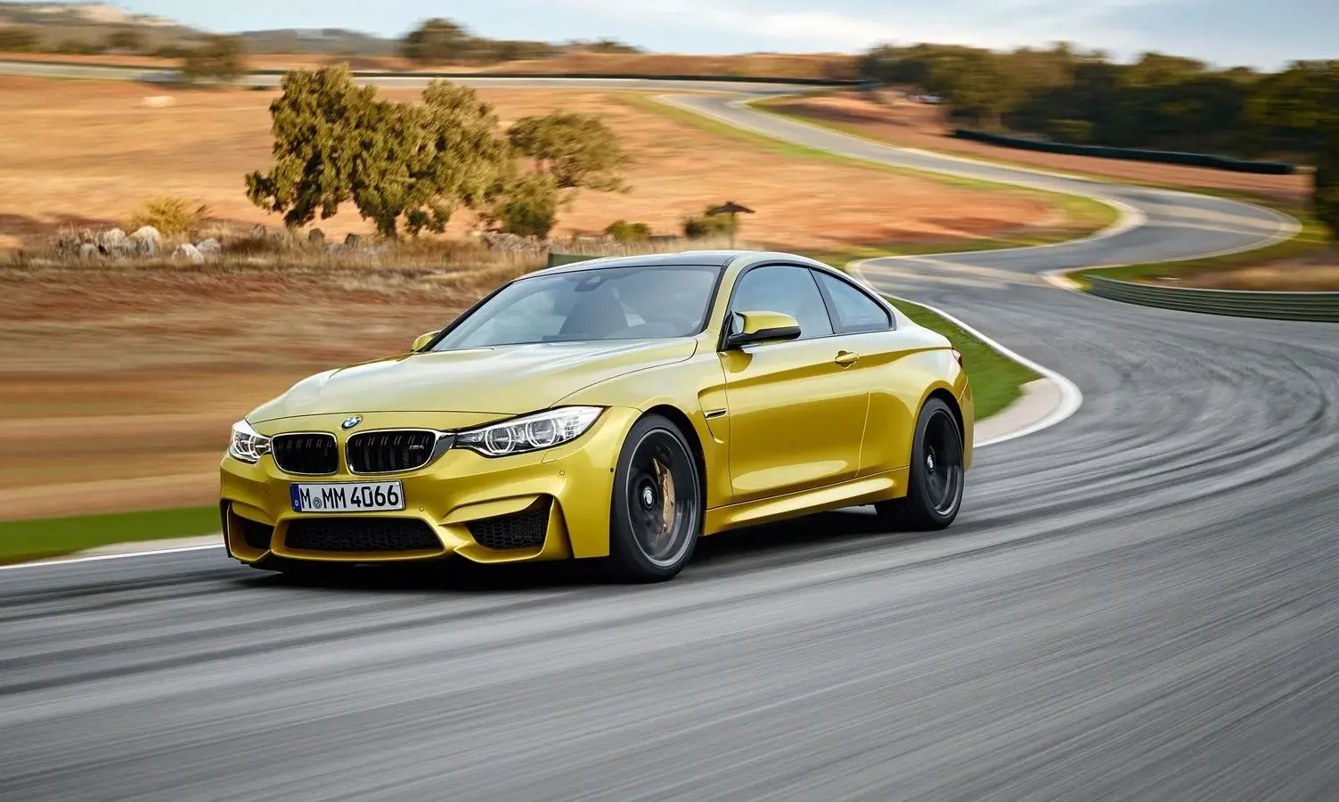 BMW M4 Coupe M-DCT (2016)