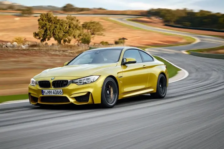 BMW M4 Coupe M-DCT (2016)