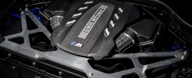 BMW X5M and BMW X6M engine