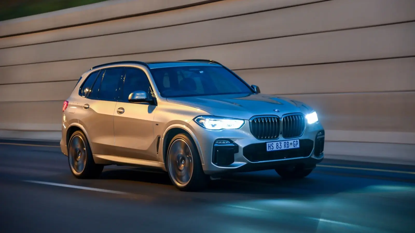 BMW X5 M50d driven
