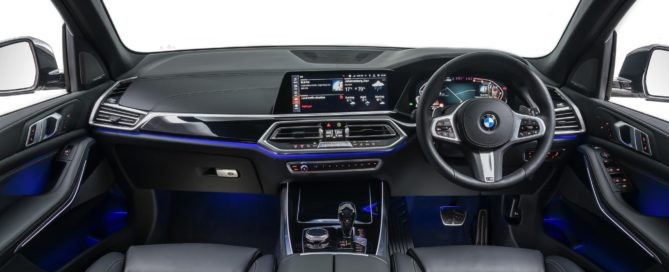 BMW X5 M50d cabin