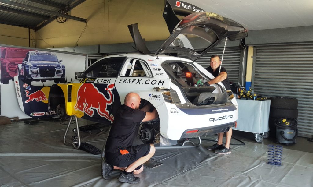 EKRX technicians perform a full suspension change between heats.