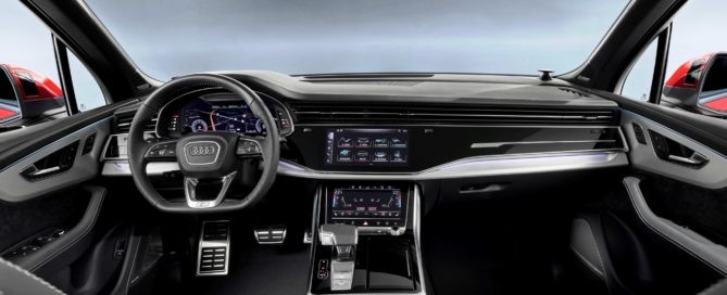 Facelifted Audi Q7 interior