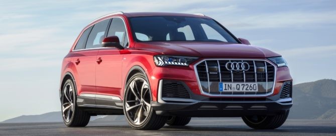 Facelifted Audi Q7 side