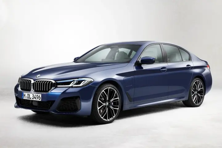Facelifted BMW 5 Series [w/video]